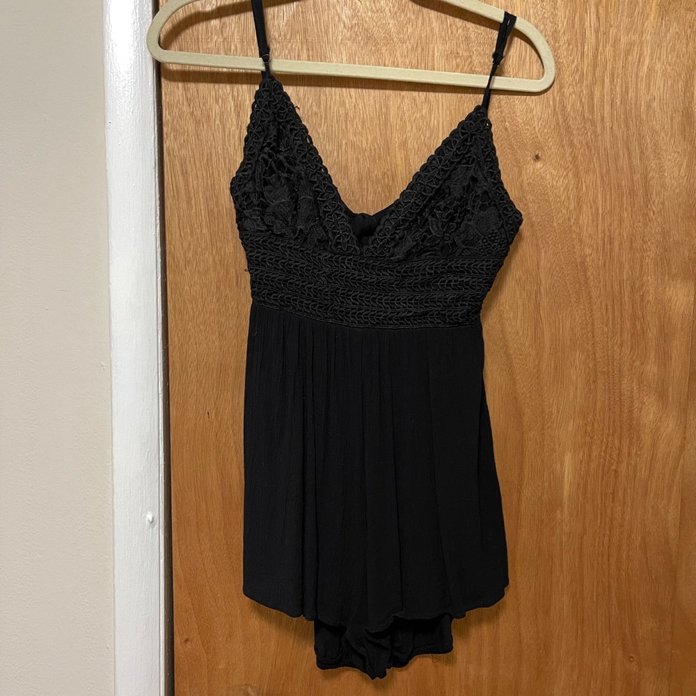 Illa Illa Crochet Black Flowy Romper Tie up Back XS